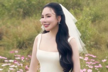 Ca sĩ Hồ Quỳnh Hương kết hôn ở tuổi 45