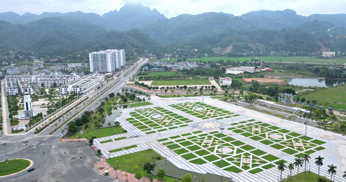 Gallery - Hòa Bình cảnh báo rủi ro mua bán tại dự án bất động sản bán "lúa non" | Báo Dân trí