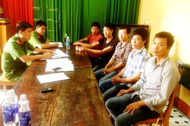 Thêm 5 đối tượng trong vụ phá rừng pơmu ra đầu thú