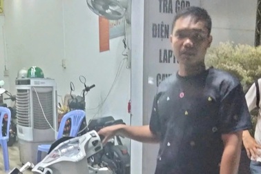 Mang xe đi cầm đồ lấy tiền trả nợ rồi hoang báo bị cướp