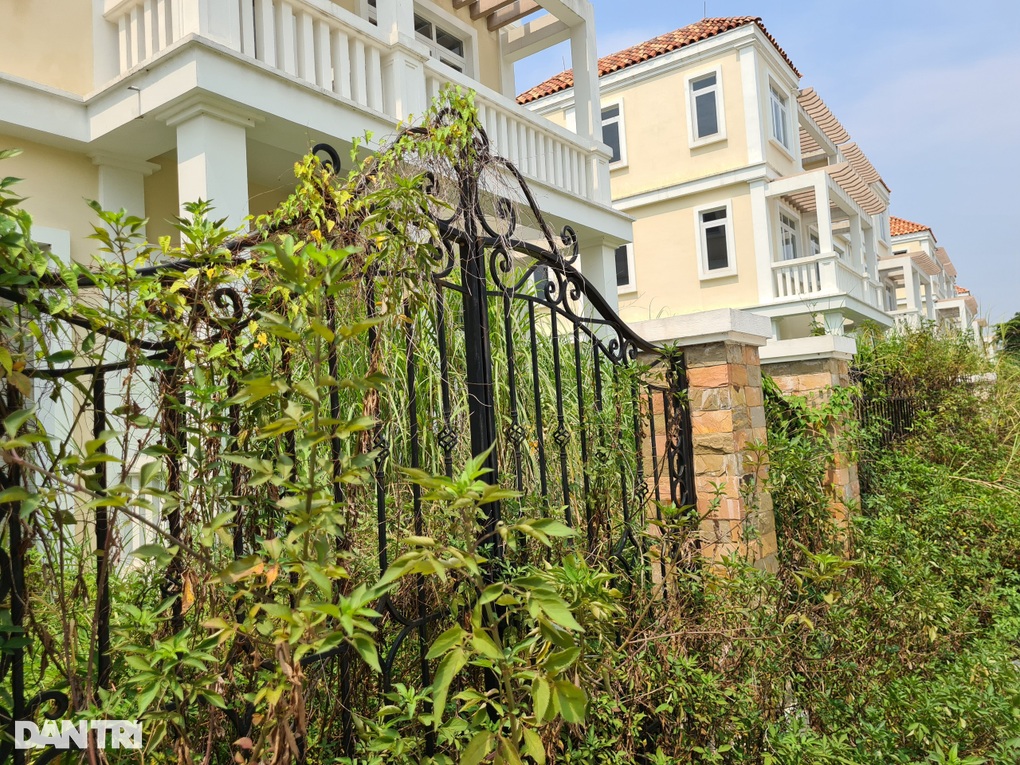 Ông lớn bất động sản bán giá cắt lỗ, nhà đầu cơ tháo chạy thoát nợ - 2 Ông lớn bất động sản bán giá cắt lỗ, nhà đầu cơ tháo chạy thoát nợ - 2