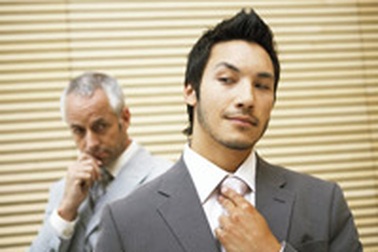 Làm việc cùng kẻ thích “dạy đời”