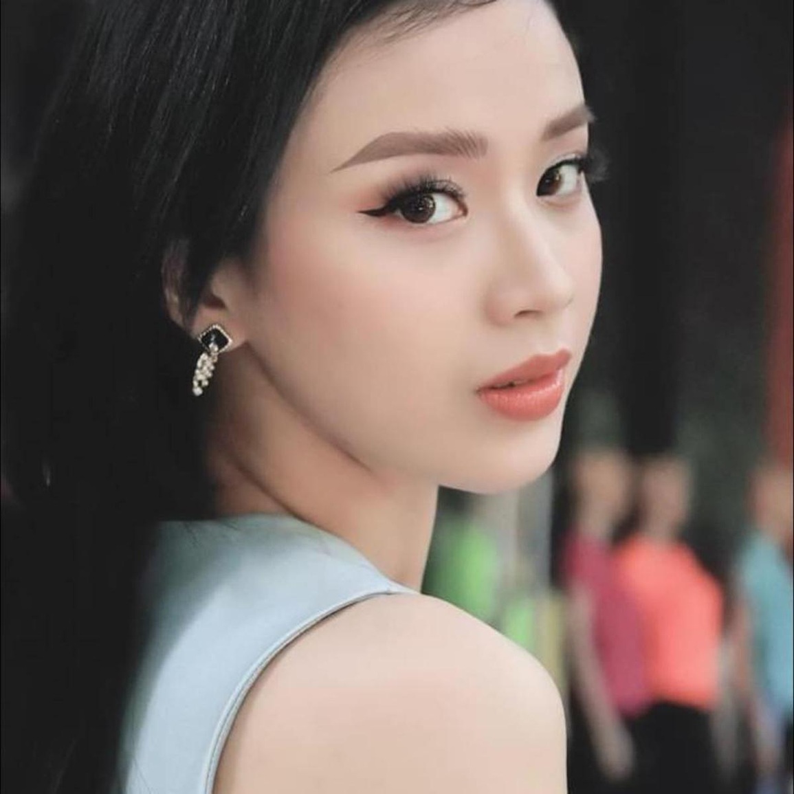 Nữ sinh từng chiến thắng bệnh ung thư đăng kí thi Hoa hậu - 6 Nữ sinh từng chiến thắng bệnh ung thư đăng kí thi Hoa hậu - 6