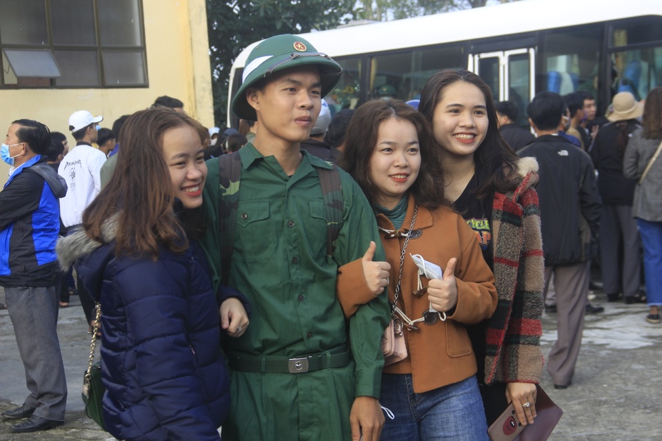 Nước mắt, nụ cười ngày tiễn đưa con lên đường nhập ngũ - 15 Nước mắt, nụ cười ngày tiễn đưa con lên đường nhập ngũ - 15