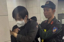 Hai cô gái phối hợp truy bắt kẻ biến thái trên metro ở TPHCM