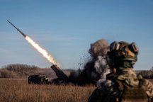 NATO đi trên dây giữa ranh giới mong manh bị kéo vào xung đột Nga-Ukraine