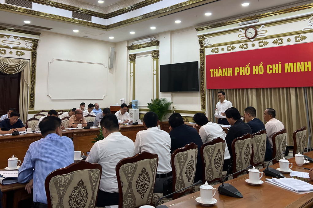 TPHCM tiếp tục họp tìm cách gỡ vướng cho 6 dự án bất động sản - 1 TPHCM tiếp tục họp tìm cách gỡ vướng cho 6 dự án bất động sản - 1