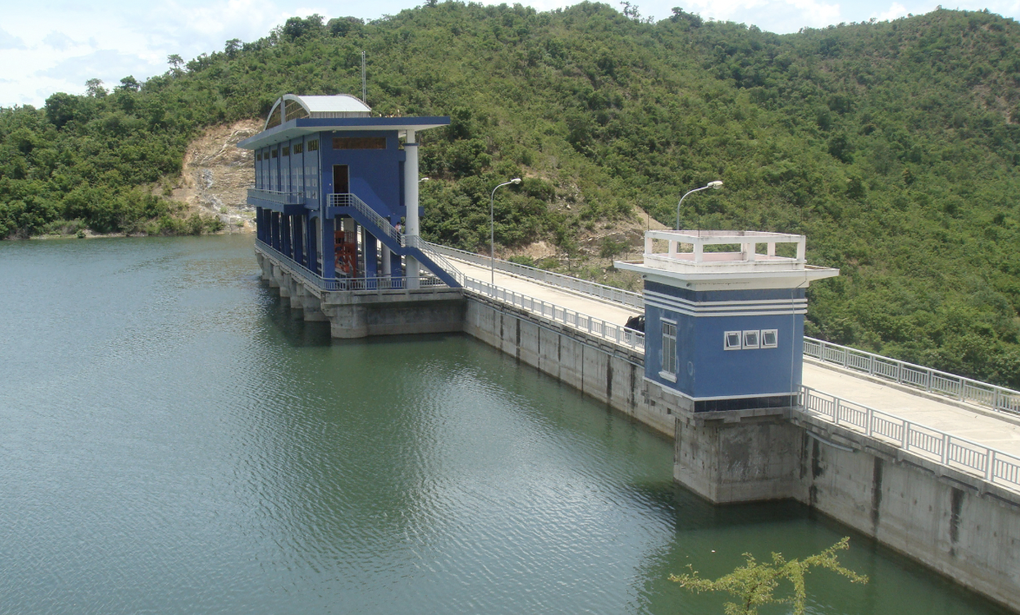 Thượng nguồn mưa lớn, hồ Lòng Sông ở Lâm Đồng thông báo xả lũ - 1 Thượng nguồn mưa lớn, hồ Lòng Sông ở Lâm Đồng thông báo xả lũ - 1