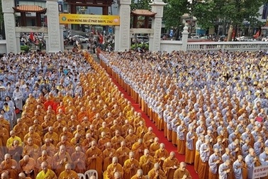 Tôn trọng quyền tự do, tín ngưỡng của nhân dân trên cơ sở lợi ích quốc gia, dân tộc