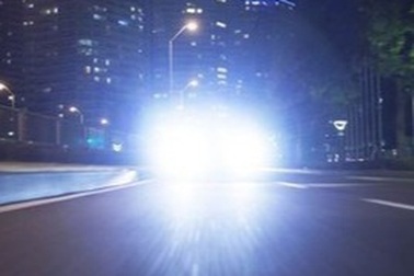 Tăng mức phạt đối với việc dùng đèn pha trong đô thị