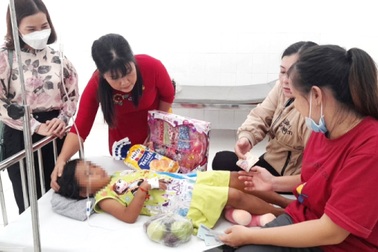 Bình Phước thông tin vụ cha dượng đánh đập dã man bé gái 7 tuổi