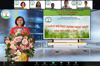 Học sinh giữa "tâm dịch" Thanh Xuân Trung chào đón năm học mới
