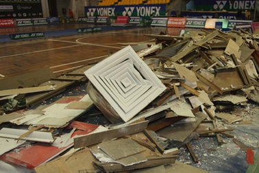 Vụ sập trần nhà thi đấu Phan Đình Phùng lên báo quốc tế