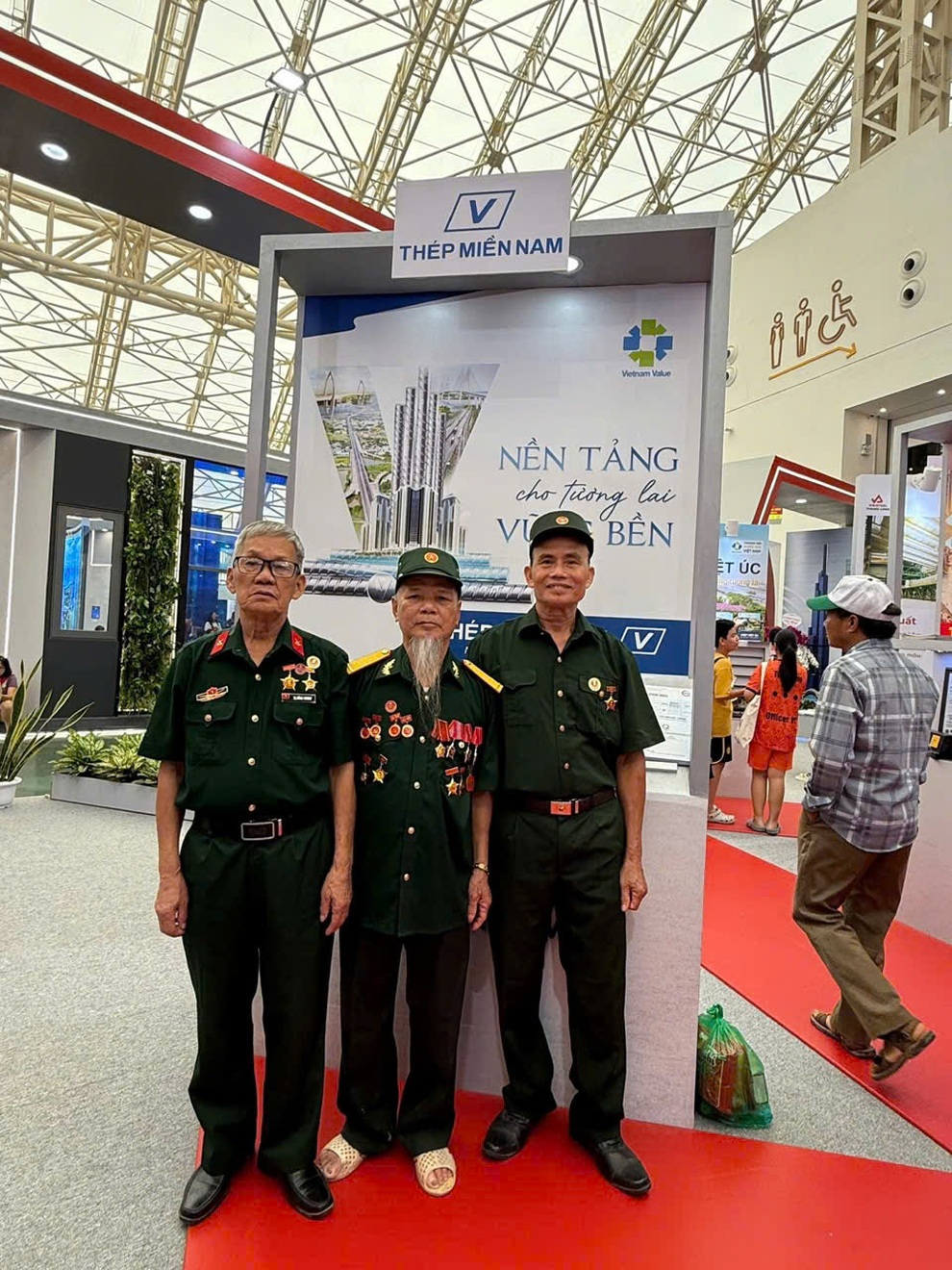 Thép Miền Nam: Mang tới triển lãm A80 câu chuyện hiện thực hóa “thép xanh” - 2 Thép Miền Nam: Mang tới triển lãm A80 câu chuyện hiện thực hóa “thép xanh” - 2
