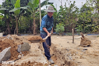 Người mẹ nuôi con trai tự kỷ được bạn đọc hỗ trợ xây nhà mới