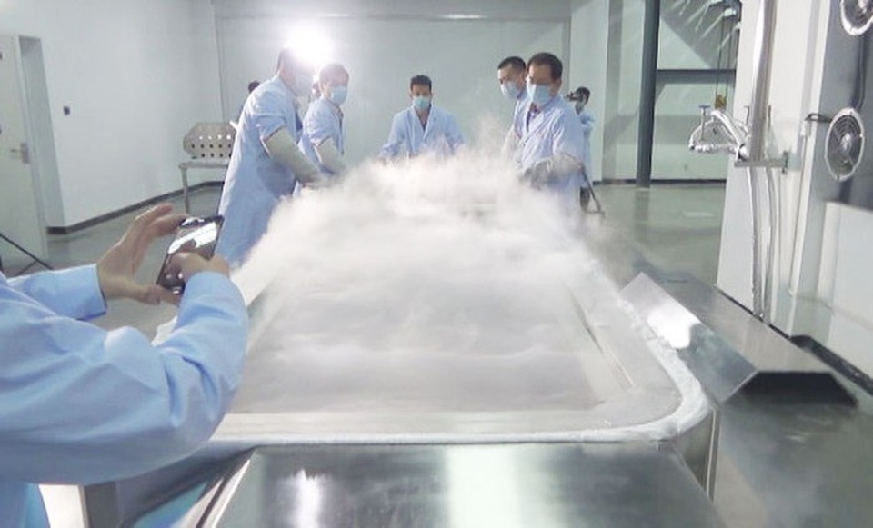 Người phụ nữ ung thư đóng băng cơ thể để hồi sinh, điều gì xảy ra sau 2 năm - 3 Người phụ nữ ung thư đóng băng cơ thể để hồi sinh, điều gì xảy ra sau 2 năm - 3