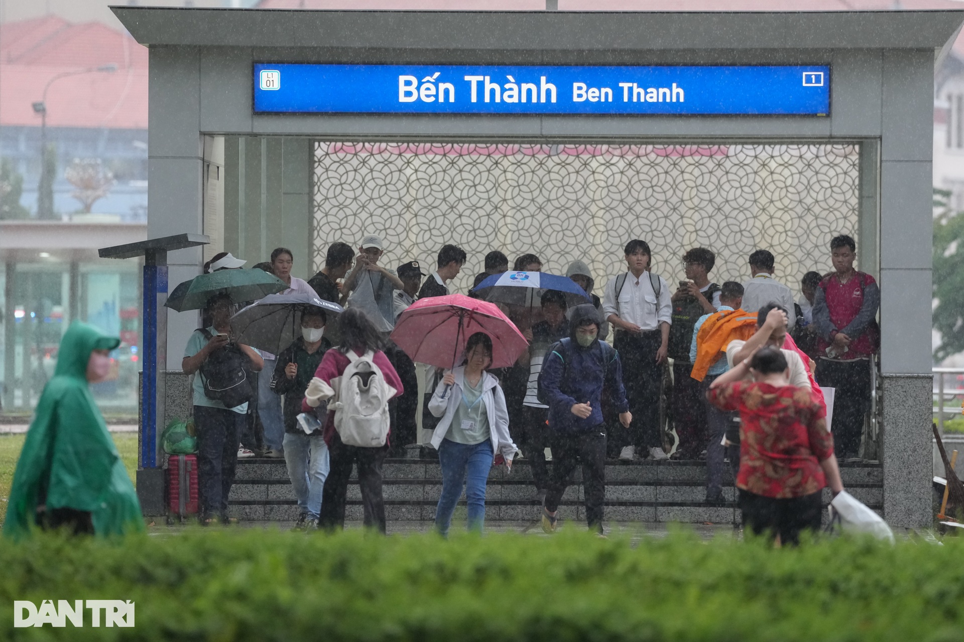 Cơn mưa vàng giải nhiệt cho TPHCM sau những ngày nắng nóng - 2 Cơn mưa vàng giải nhiệt cho TPHCM sau những ngày nắng nóng - 2