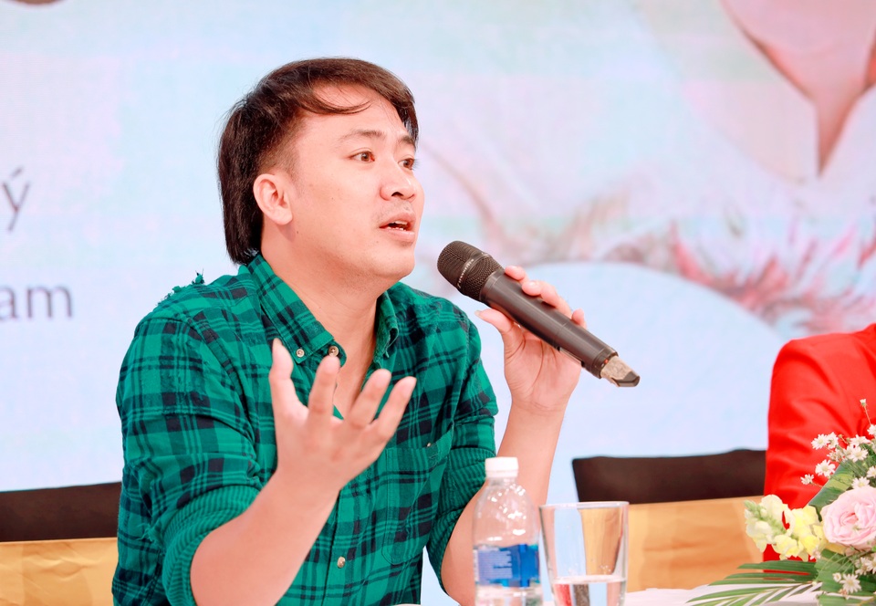 Hoài Thanh đưa chầu văn lên sân khấu liveshow - 4 Hoài Thanh đưa chầu văn lên sân khấu liveshow - 4