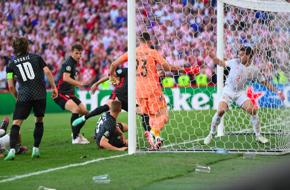 Cảm xúc vỡ òa của Tây Ban Nha sau trận thắng nghẹt thở Croatia - 13 Cảm xúc vỡ òa của Tây Ban Nha sau trận thắng nghẹt thở Croatia - 13