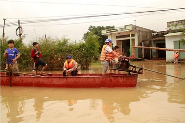 Miền Bắc có nơi dưới 6 độ, miền Trung tiếp tục mưa lớn