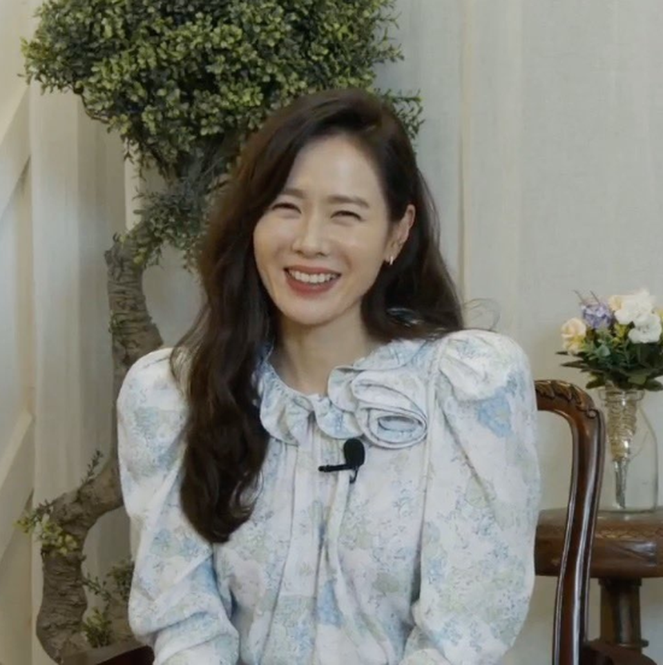 Quốc bảo nhan sắc như Son Ye Jin cũng lộ nếp nhăn nơi đuôi mắt - 1 Quốc bảo nhan sắc như Son Ye Jin cũng lộ nếp nhăn nơi đuôi mắt - 1