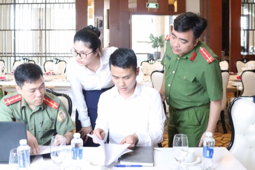 Đoàn khách du lịch Hạ Long 2 lần đặt phòng bị lừa tiền dẫn đến địa chỉ ma - 2 Đoàn khách du lịch Hạ Long 2 lần đặt phòng bị lừa tiền dẫn đến địa chỉ ma - 2
