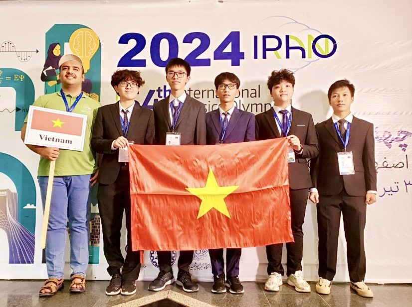 A equipe do Vietnã venceu com folga a Olimpíada Internacional de Física de 2024 - 1 Đội tuyển Việt Nam đại thắng tại Olympic Vật lý quốc tế 2024 - 1