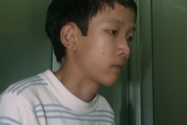 Em bé đánh giày nhập viện chờ phẫu thuật tim