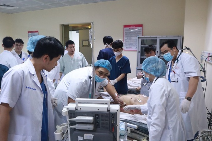Cấp cứu cho bệnh nhân. Ảnh minh họa
