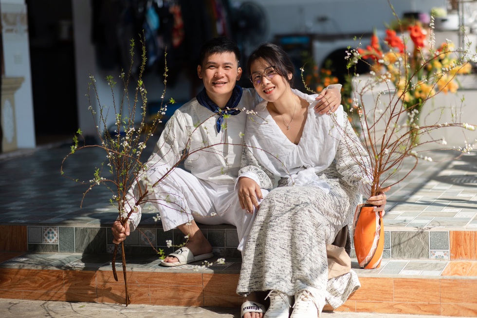 Chuyện tình gây sốt ở TPHCM: Nàng có tất cả, chàng ở nhà thuê 3 triệu/tháng - 11 Chuyện tình gây sốt ở TPHCM: Nàng có tất cả, chàng ở nhà thuê 3 triệu/tháng - 11