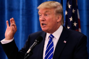 Ông Trump chỉ trích tòa án chặn sắc lệnh cấm nhập cư