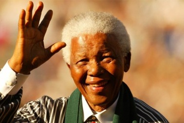Cựu tổng thống Nam Phi Nelson Mandela nhập viện 