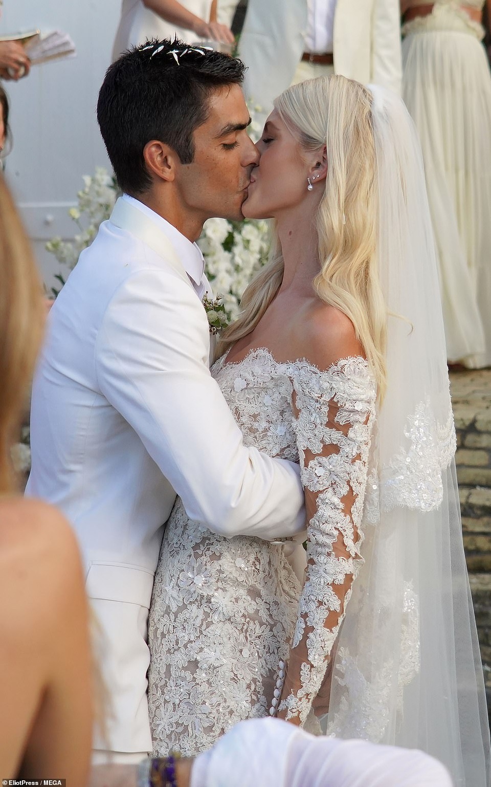 Devon Windsor tình tứ bên chồng mới cưới - 7 Devon Windsor tình tứ bên chồng mới cưới - 7