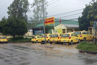 Hàng trăm tài xế taxi ở Phú Quốc đình công