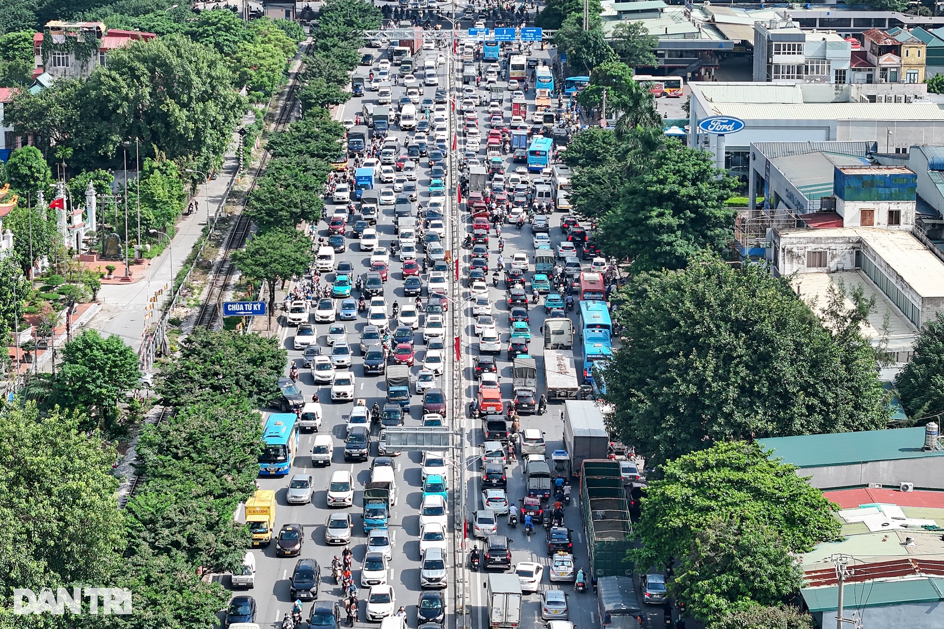 Ngày đầu nghỉ lễ 2/9, dòng người và xe nhích từng mét rời Thủ đô - 6