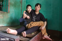 "Mỗi khi nghe con nói thèm thịt, thèm sữa, lòng em đau xót"