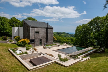 Ngỡ ngàng biệt thự trăm tỷ đồng được xây dựng chỉ trong... 4 ngày