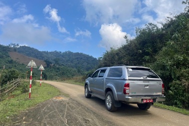 Cán bộ biên phòng làm "bà đỡ", giúp sản phụ sinh con trên xe công vụ