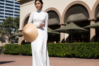 Thú vị với clip 80 hoa hậu hoàn vũ nói “Xin chào Việt Nam”