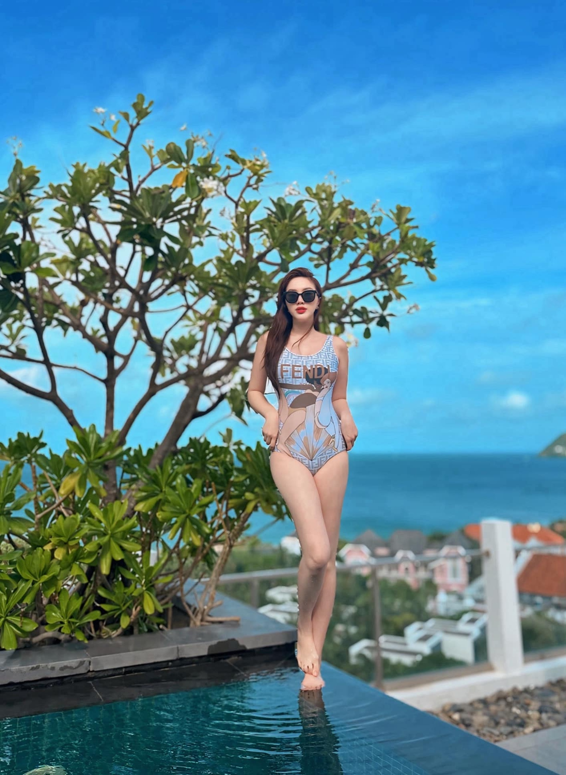 Bảo Thy rời xa sân khấu: Chồng tặng quà đắt tiền, cưng chiều như công chúa - 3 Bảo Thy rời xa sân khấu: Chồng tặng quà đắt tiền, cưng chiều như công chúa - 3