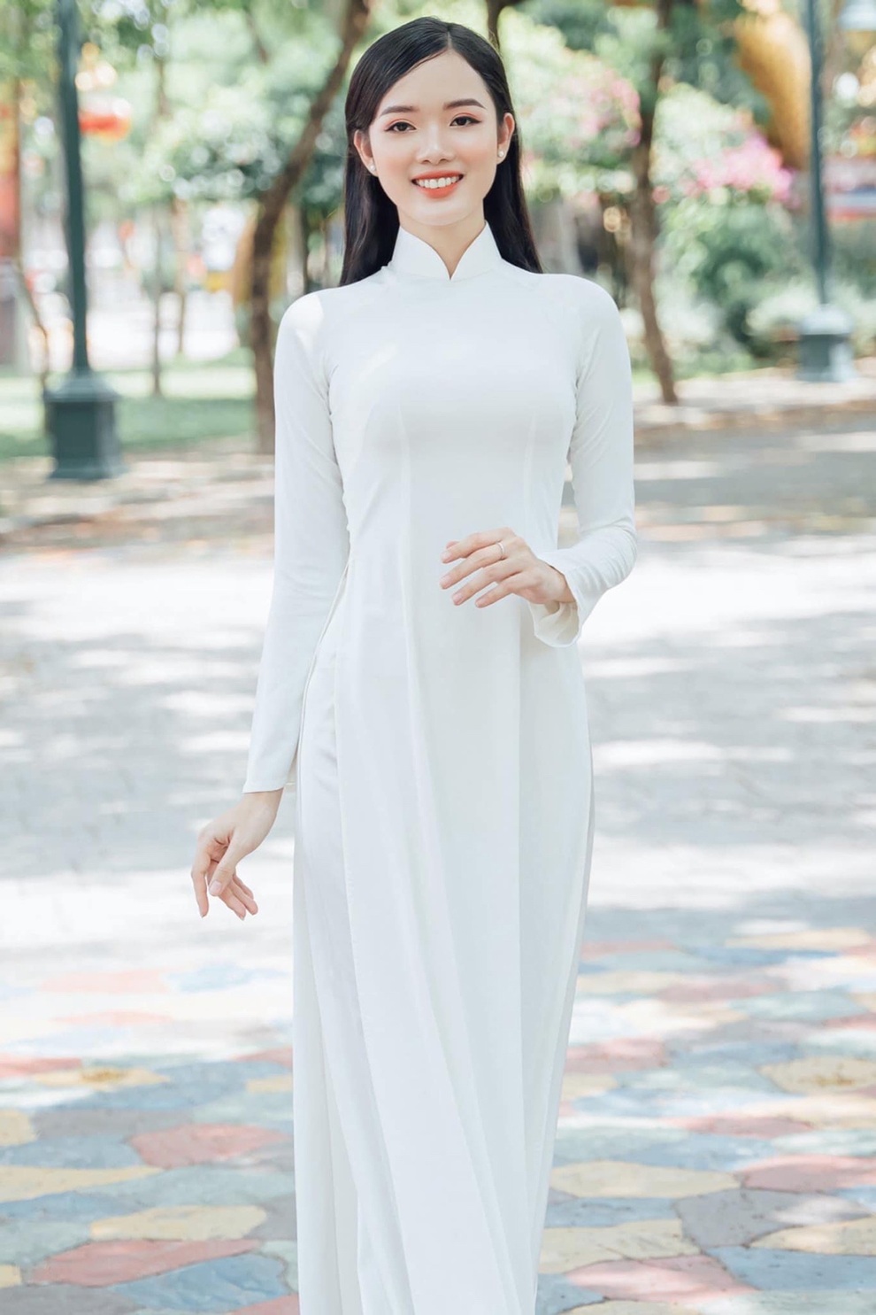Nữ sinh đất võ sở hữu cặp chân dài hơn 1m, thành thạo 2 ngoại ngữ - 1 Nữ sinh đất võ sở hữu cặp chân dài hơn 1m, thành thạo 2 ngoại ngữ - 1