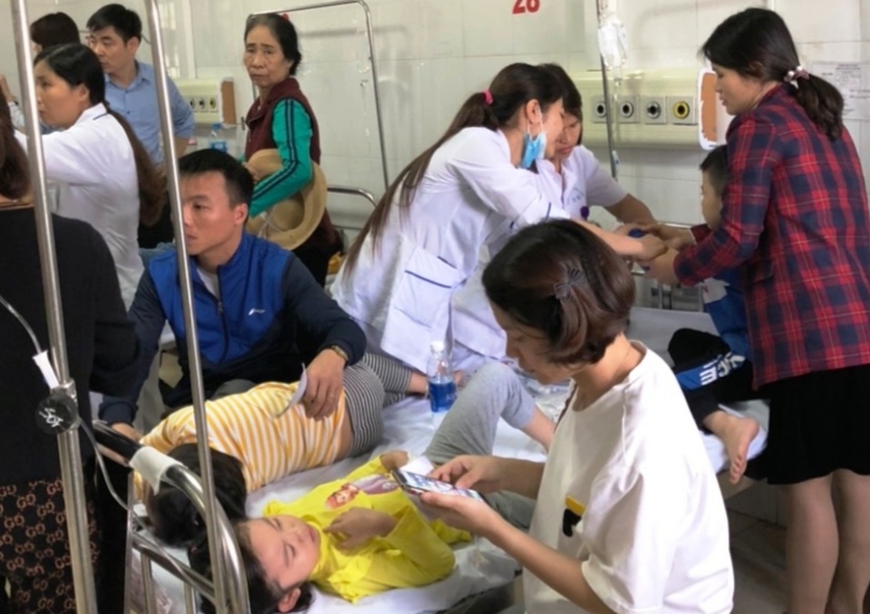 Công an xác minh vụ hơn 100 trẻ nhập viện nghi ngộ độc thực phẩm - 2 Công an xác minh vụ hơn 100 trẻ nhập viện nghi ngộ độc thực phẩm - 2