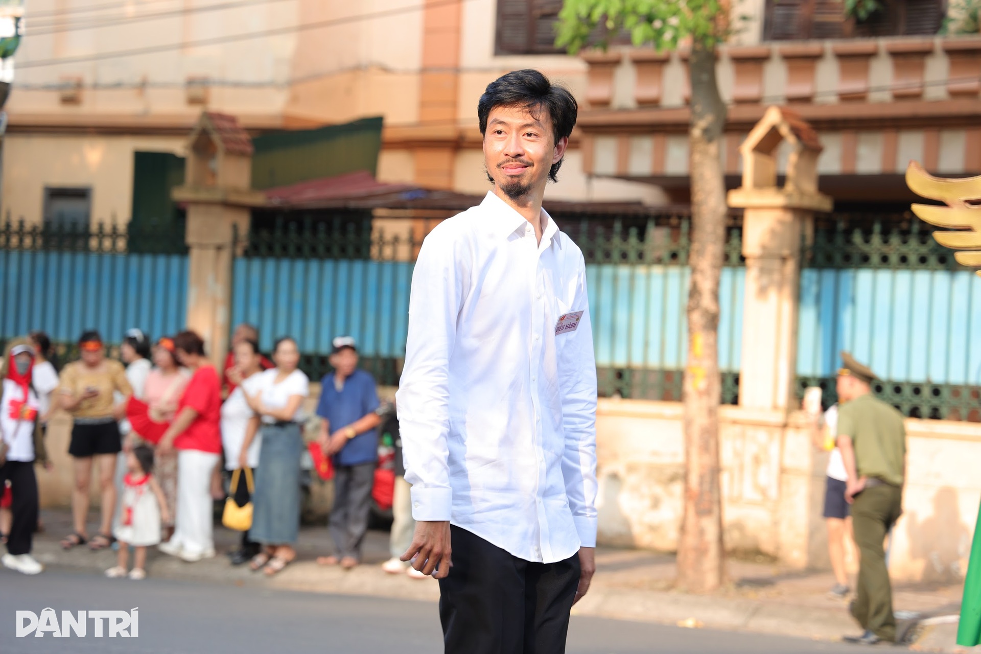 Lâm Vỹ Dạ để chồng ở nhà chăm con, ra Hà Nội tham gia diễu hành A80 - 12 Lâm Vỹ Dạ để chồng ở nhà chăm con, ra Hà Nội tham gia diễu hành A80 - 12