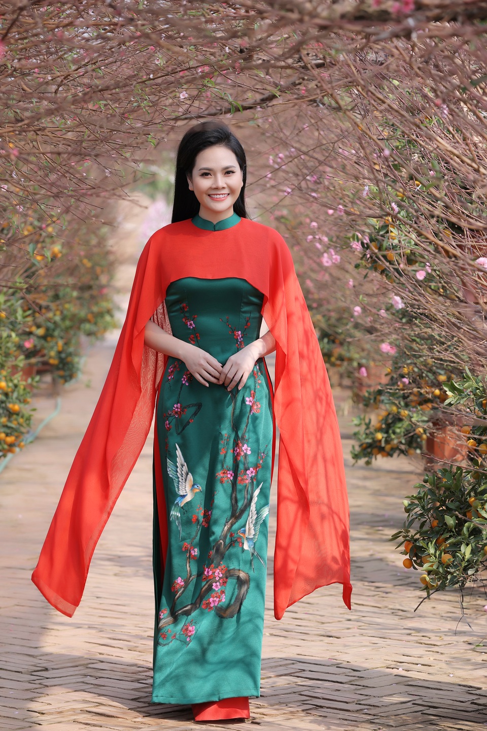 Lương Nguyệt Anh chạnh lòng vì năm nay không được đón Tết cùng gia đình - 6 Lương Nguyệt Anh chạnh lòng vì năm nay không được đón Tết cùng gia đình - 6