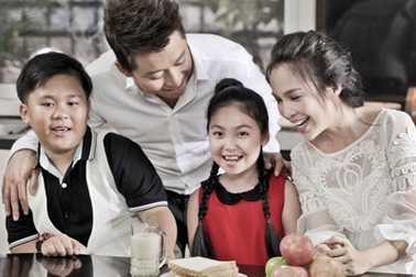 Tuấn Hưng đóng cảnh tình tứ với Hiền Thục 