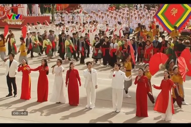 2.000 người đồng diễn "Khí phách Việt Nam" làm thổn thức triệu con tim Việt