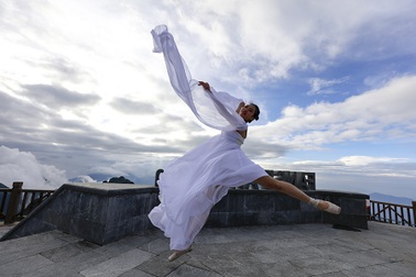 Chiêm ngưỡng bộ ảnh múa ba lê trên đỉnh Fansipan