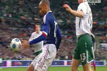 “Bàn tay Henry” dưới góc nhìn của nhà chuyên môn