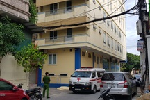 Thầy giáo nước ngoài rơi từ tầng 4 trung tâm Anh ngữ xuống đất tử vong