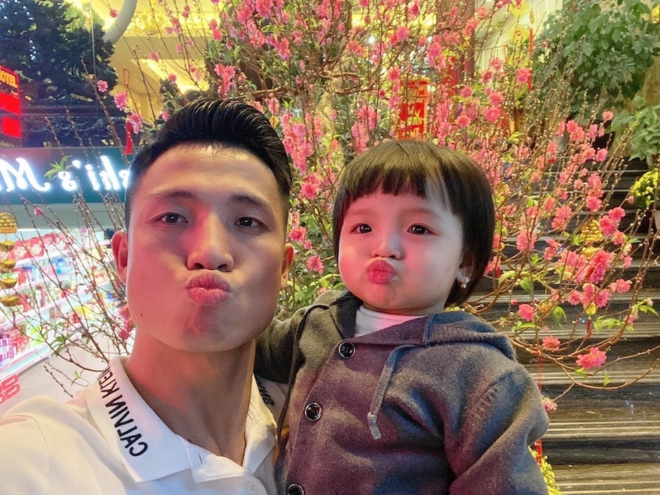 Quang Hải, Bùi Tiến Dũng rộn ràng đón Tết - 3 Quang Hải, Bùi Tiến Dũng rộn ràng đón Tết - 3